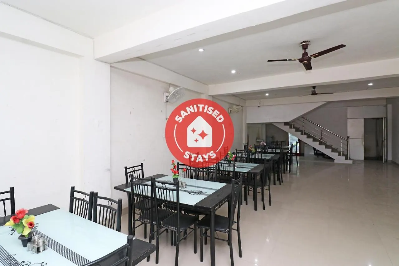Oyo Flagship 28065 Anmol Plaza