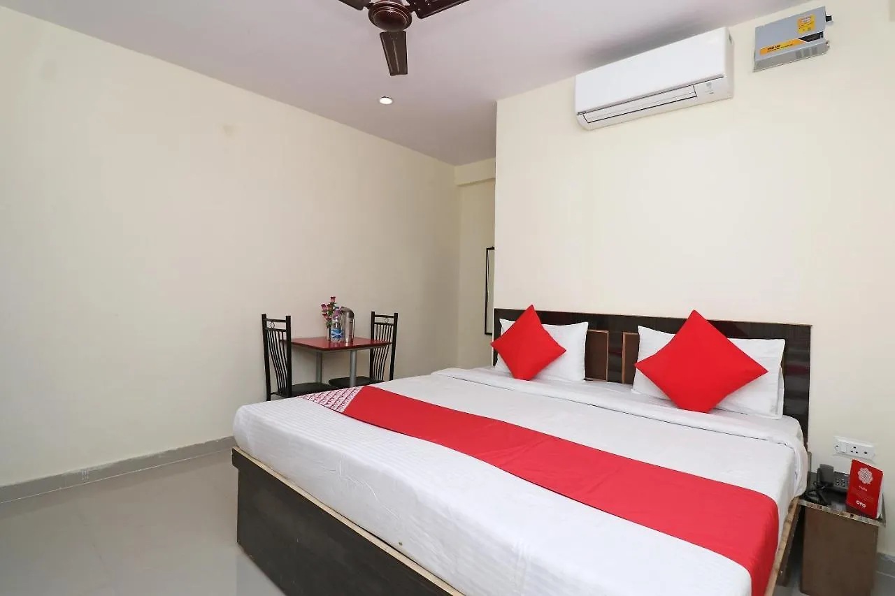 Oyo Flagship 28065 Anmol Plaza 4*, Varanasi India