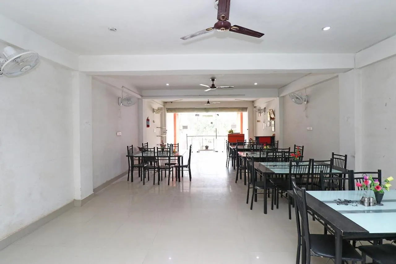 **** Hotel Oyo Flagship 28065 Anmol Plaza India