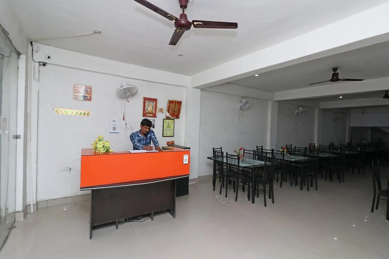 Oyo Flagship 28065 Anmol Plaza Varanasi