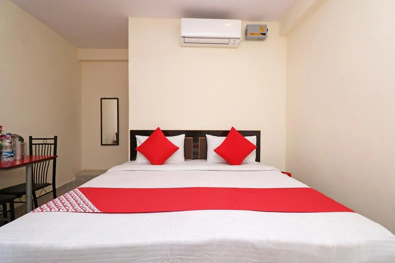 Oyo Flagship 28065 Anmol Plaza Hotel